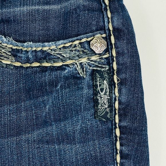Silver Suki‎ 17" Heavy Distressed Destroyed Boot Cut Denim Jeans Womens 28 x 31 - Picture 6 of 15